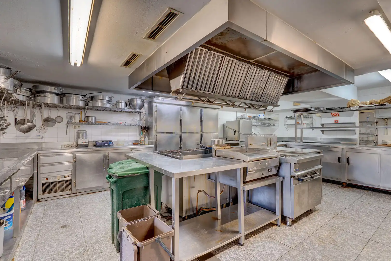 Kitchen of Commercial properties for sale in Deba  with Air Conditioner