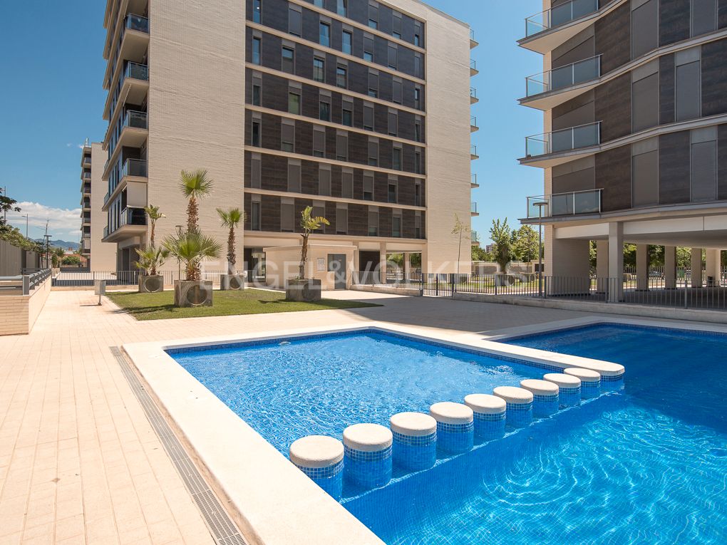 Piscina de Apartament en venda en Castellón de la Plana / Castelló de la Plana amb Aire condicionat, Calefacció i Parquet