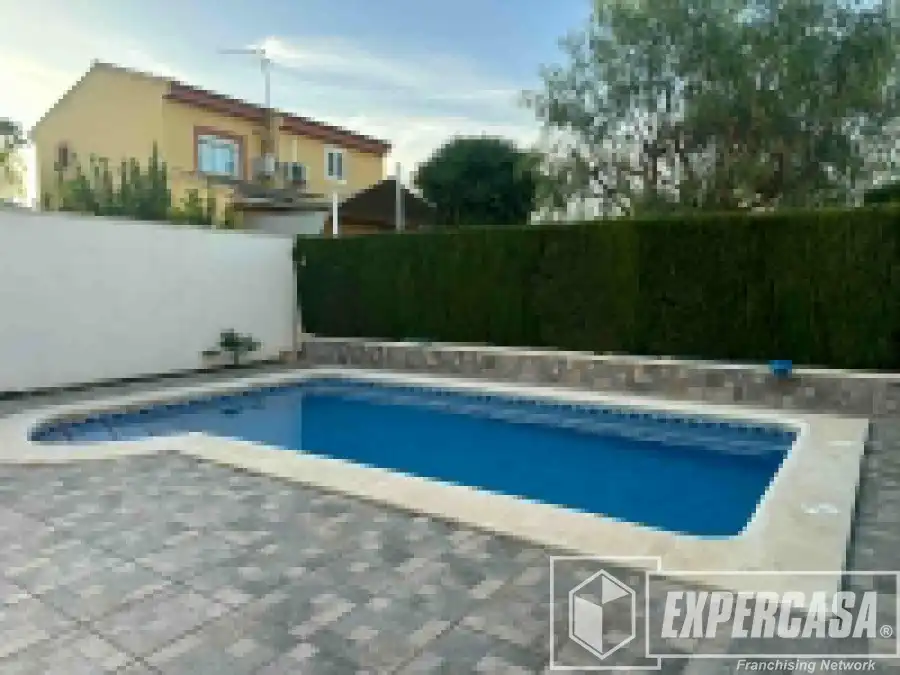Swimming pool of Houses for rent in La Pobla de Vallbona  with Air Conditioner, Heating and Terrace