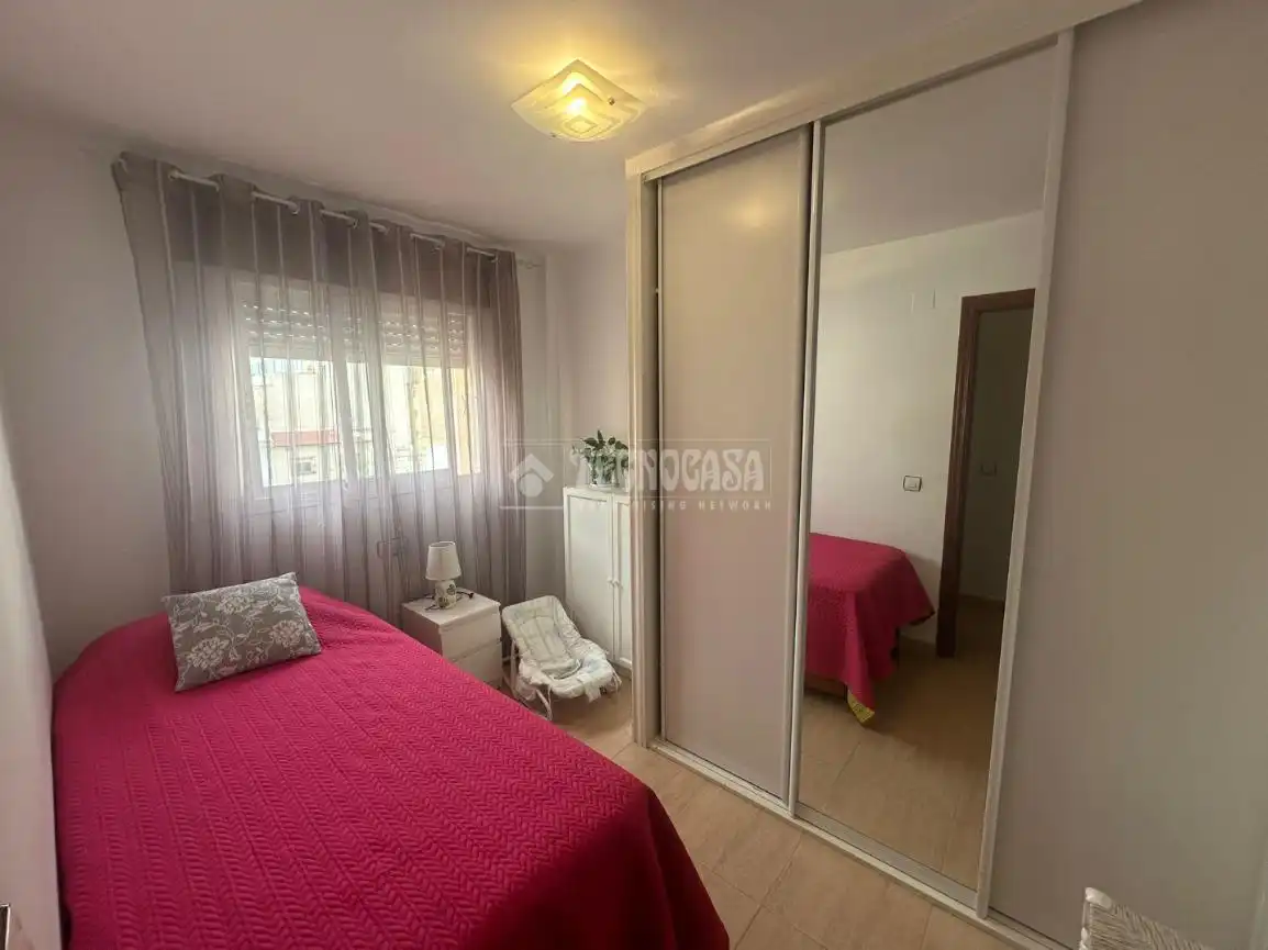 Habitación de Casa adosada en venta en Málaga con Aire acondicionado, Terraza y Trastero