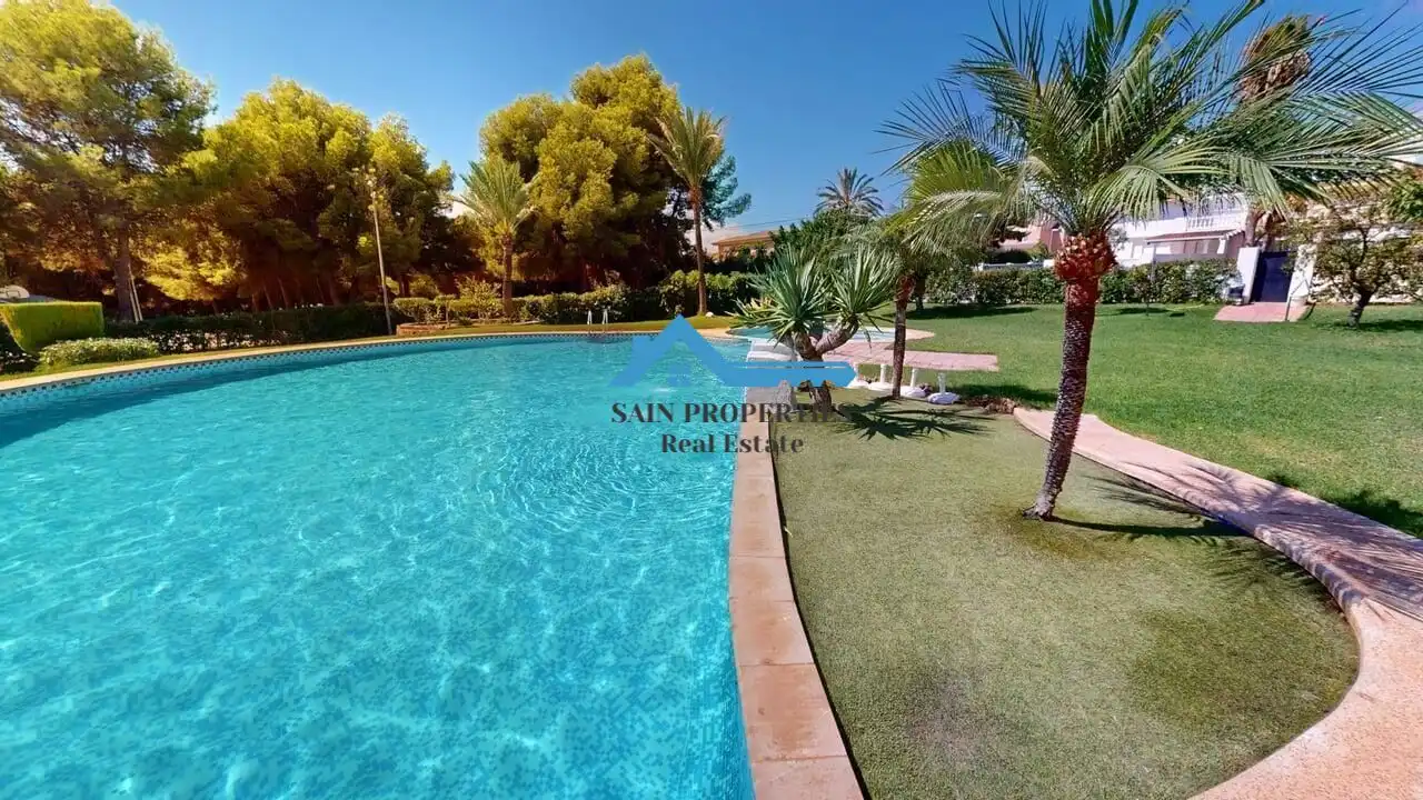 Casa aparellada amb terrassa en venda a Varadero, imagen 44