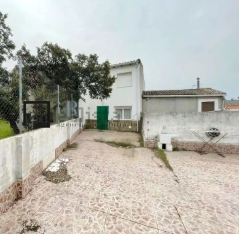 Vista exterior de Finca rústica en venta en Los Navalucillos con Calefacción, Terraza y Trastero