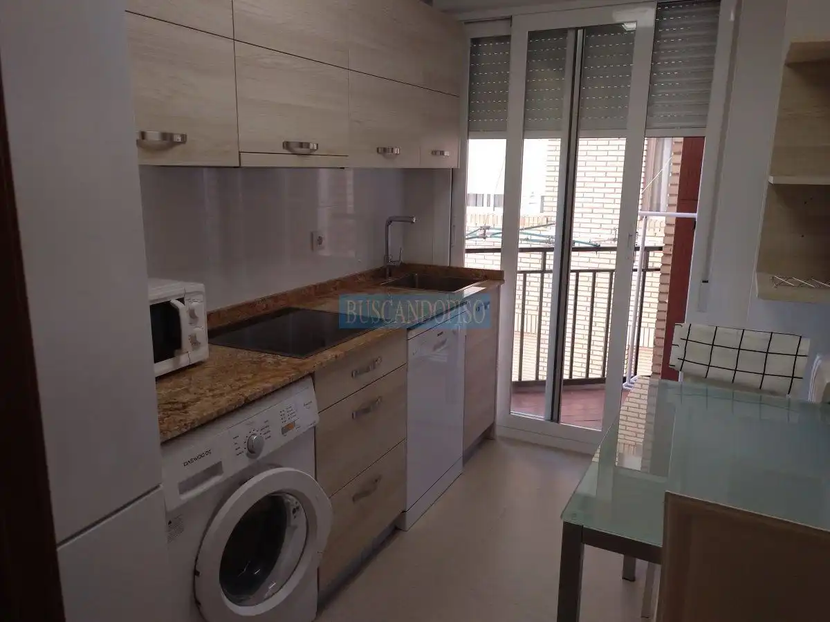 Cocina de Estudio de alquiler en  Logroño con Aire acondicionado, Calefacción y Parquet