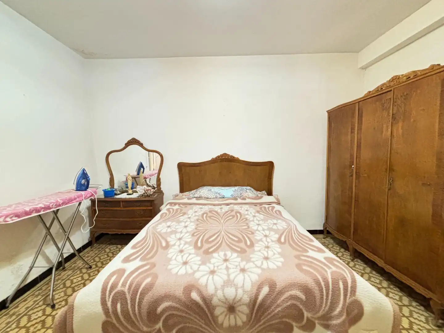 Habitación de Casa adosada en venta en Sant Feliu de Pallerols con Calefacción, Jardín privado y Terraza