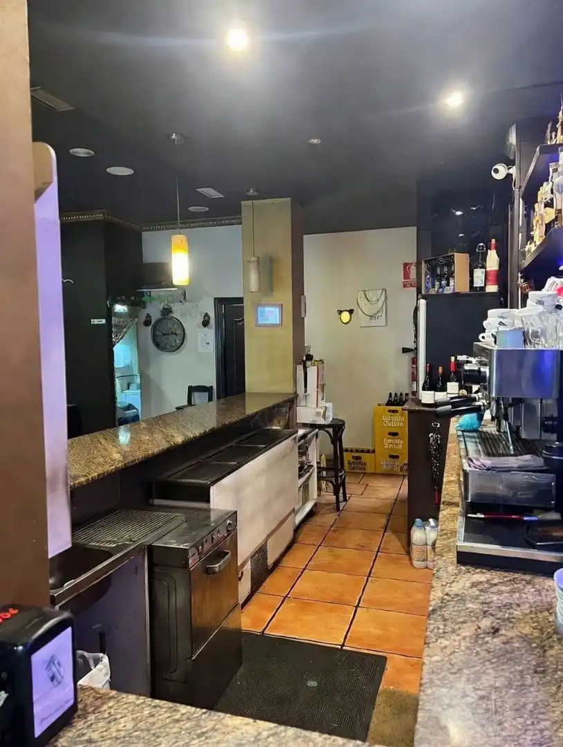 Business premises for transfer in Calle San Leopoldo 3, imagen 6