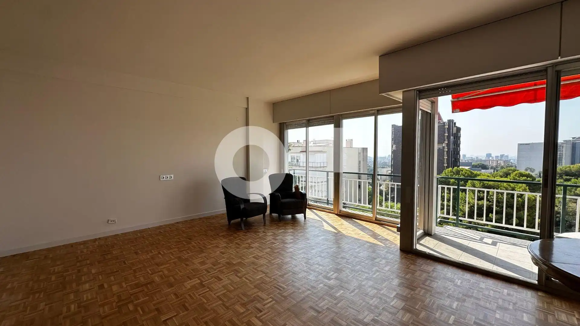 Wohnzimmer von Wohnung zur Miete in Barcelona mit Parkett, Terrasse und Alarm