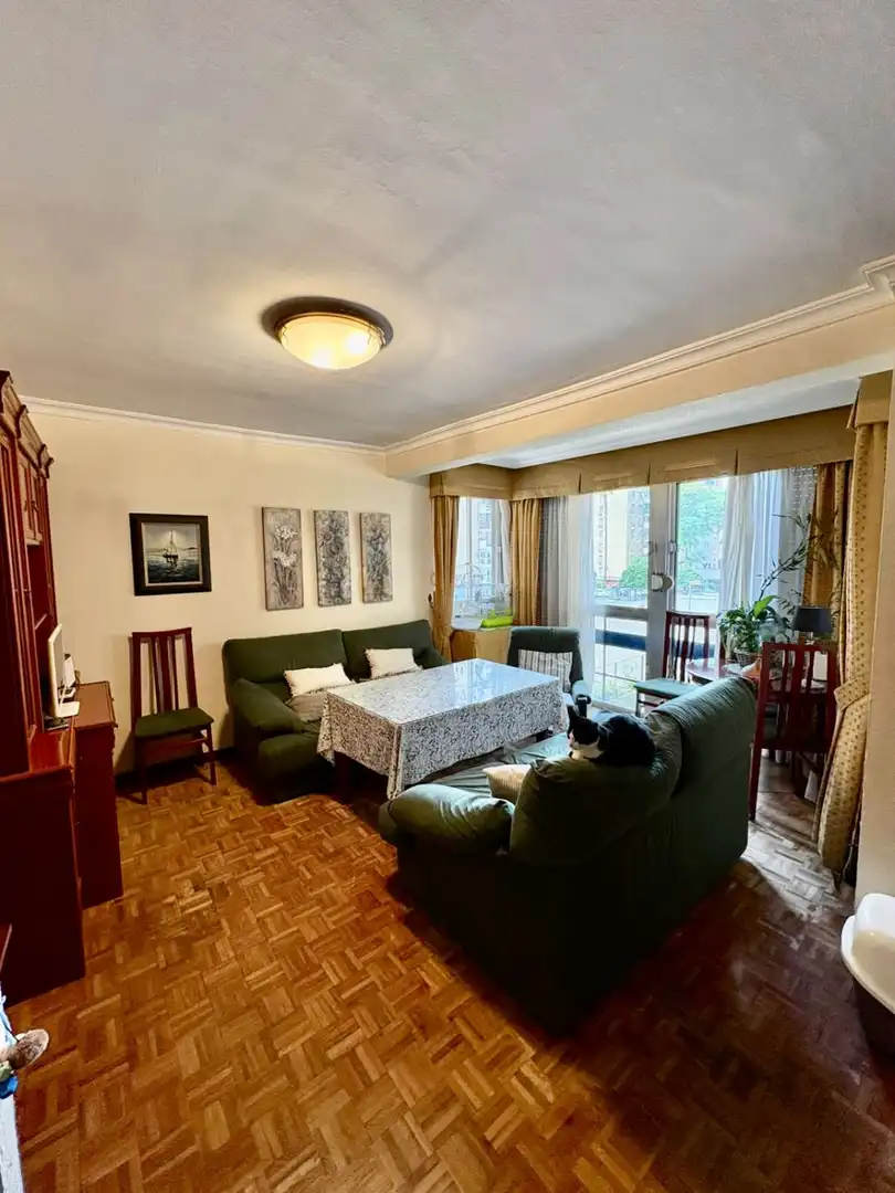 Living room of Flat for sale in Sevilla  with Air Conditioner and Heating