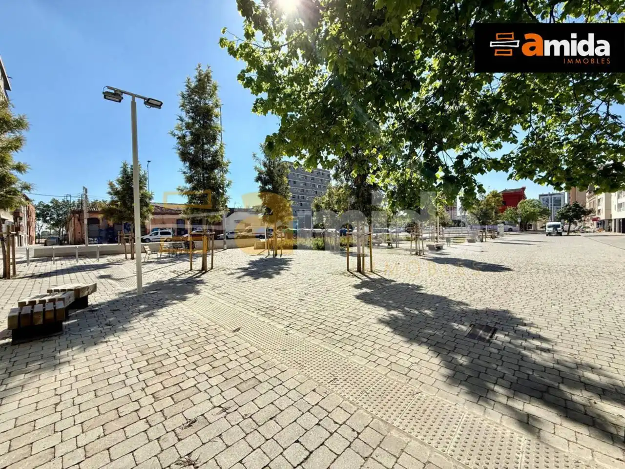 Local comercial en alquiler en Centre - Sant Oleguer