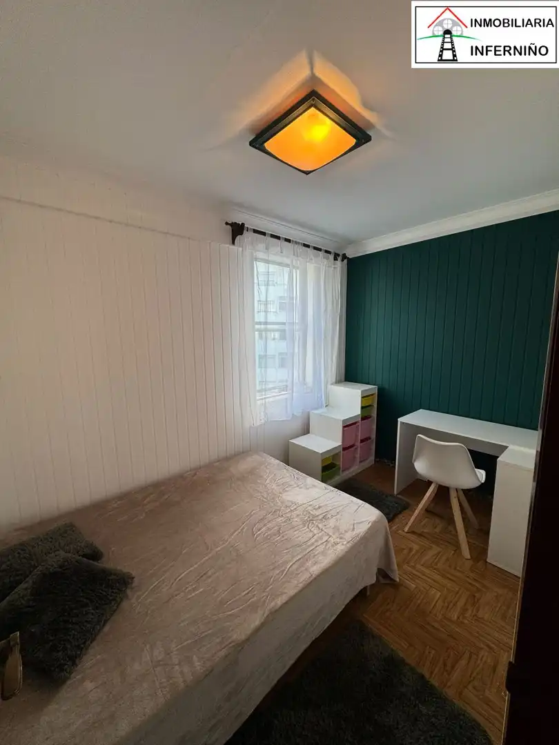 Schlafzimmer von Wohnung zum Verkauf in Ferrol mit Abstellraum und Balkon
