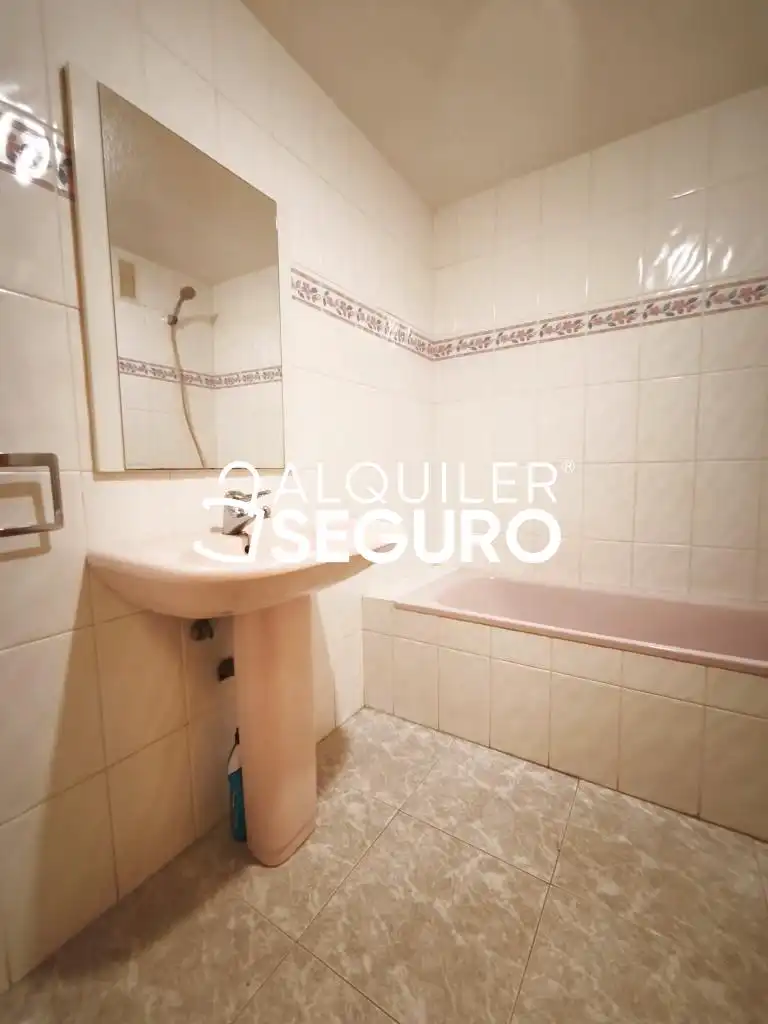 Bany de Pis de lloguer en Mutxamel amb Aire condicionat i Terrassa