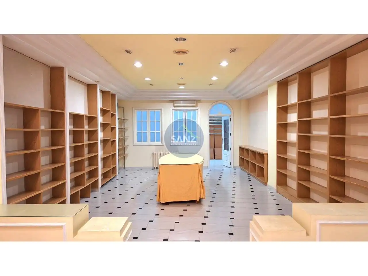 Local comercial de lloguer a Plaza Vila, imagen 4