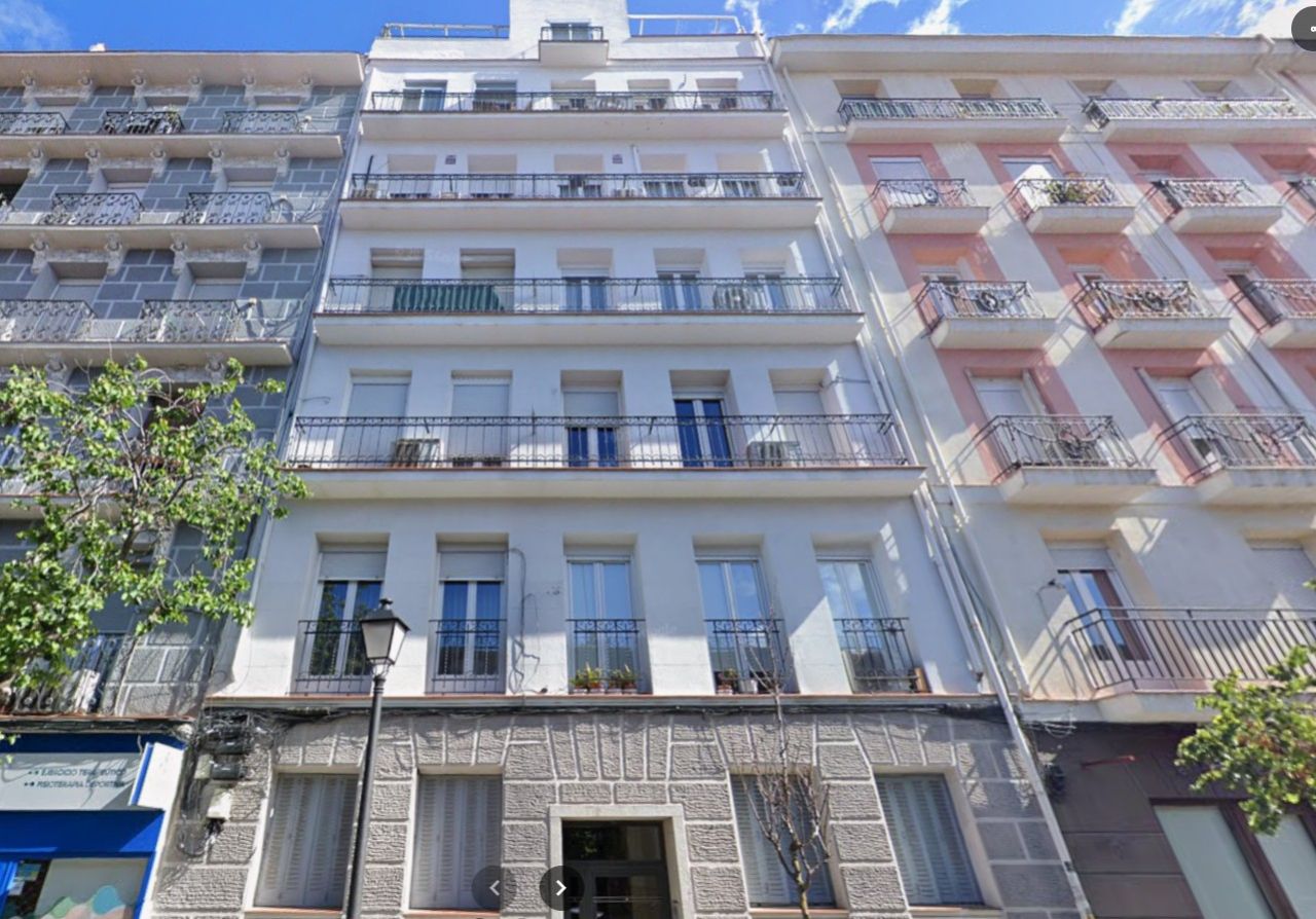 Exterior view of Flat for sale in  Madrid Capital  with Furnished
