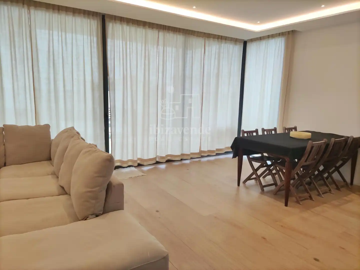 Sala d'estar de Casa o xalet en venda en Santa Eulària des Riu amb Aire condicionat, Calefacció i Jardí privat
