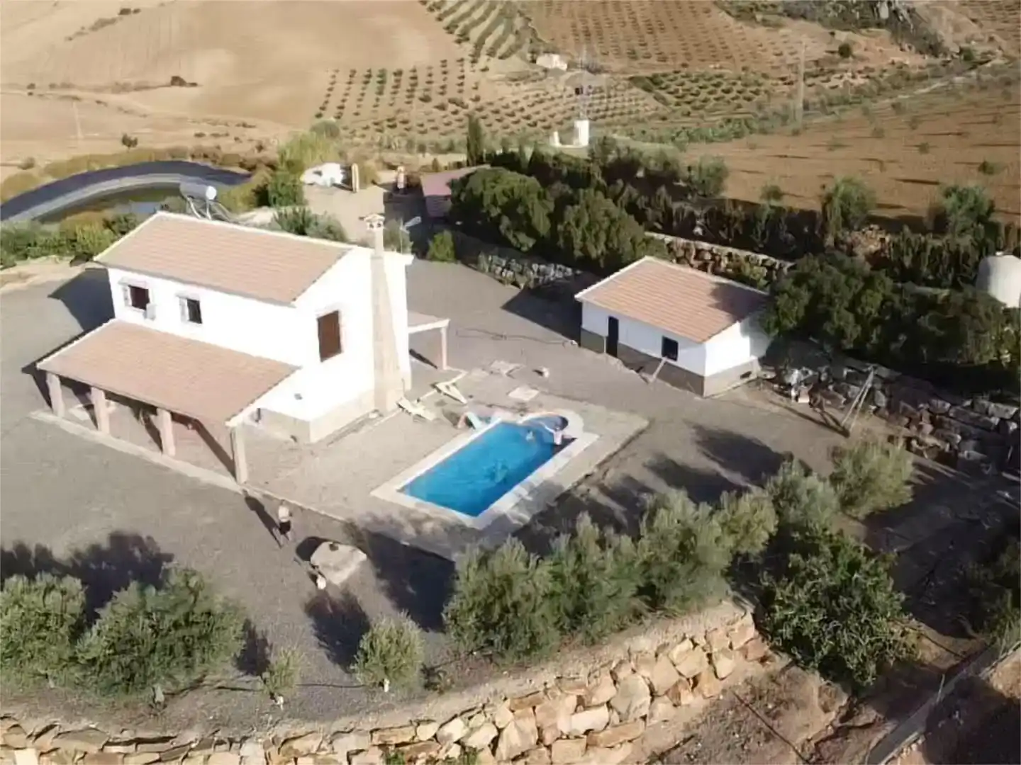 Vista exterior de Finca rústica en venda en Valle de Abdalajís amb Aire condicionat i Piscina