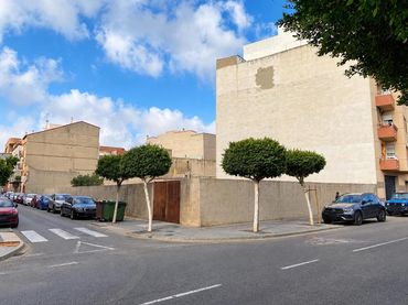 Terreni e lotti in vendita a calle de la Constitució Espanyola
