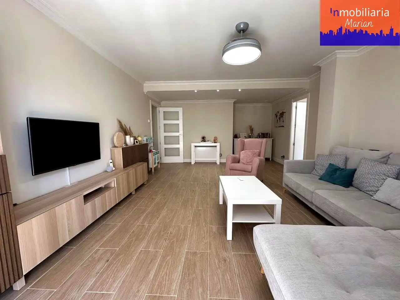 Living room of Flat for sale in Aranda de Duero  with Heating, Terrace and Furnished