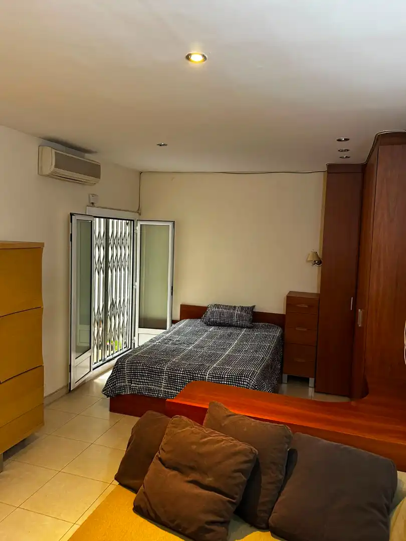 Habitación de Piso en venta en Barcelona con Aire acondicionado, Calefacción y Horno