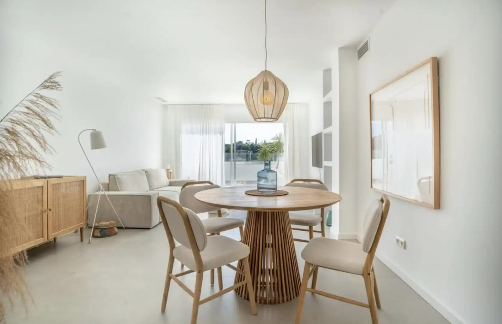 Esszimmer von Wohnungen zum Verkauf in Benahavís mit Klimaanlage, Terrasse und Schwimmbad