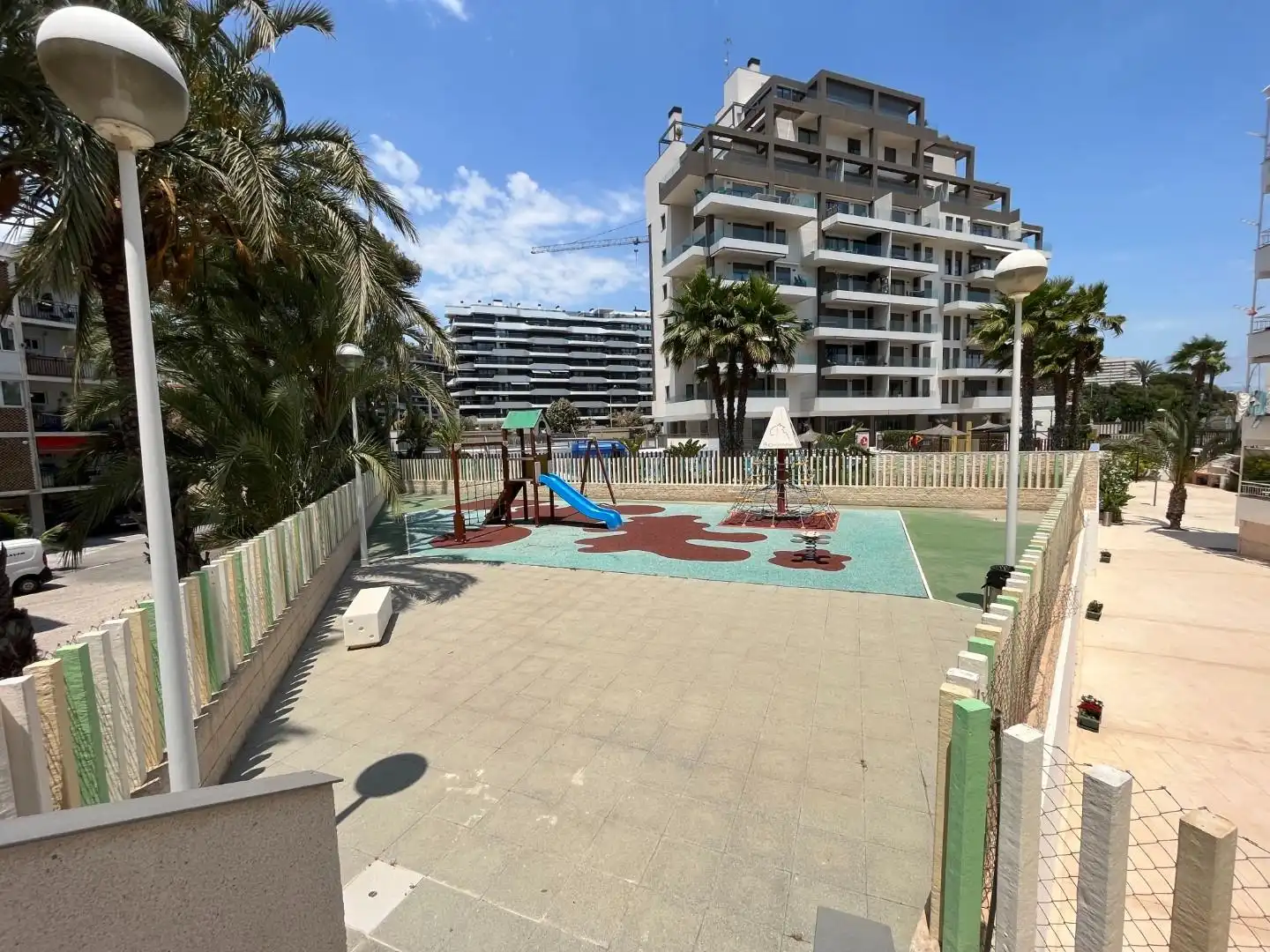 Vista exterior de Apartamento en venta en Alicante / Alacant con Aire acondicionado, Calefacción y Jardín privado