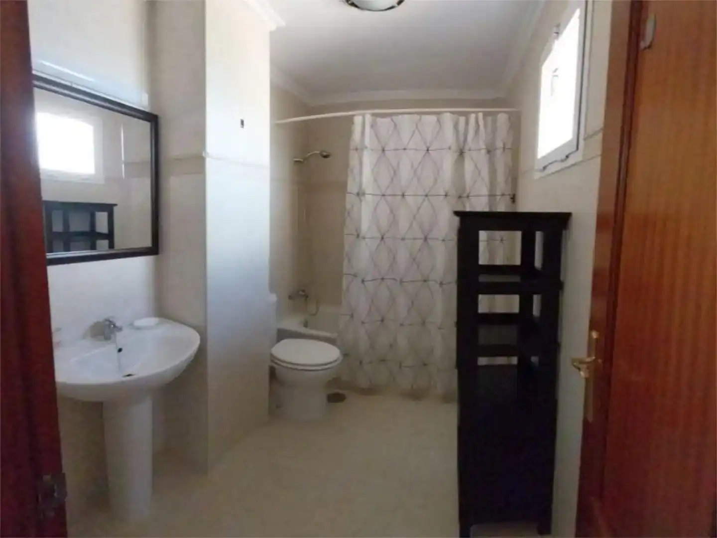 Bany de Casa o xalet en venda en Espartinas amb Aire condicionat, Jardí privat i Traster