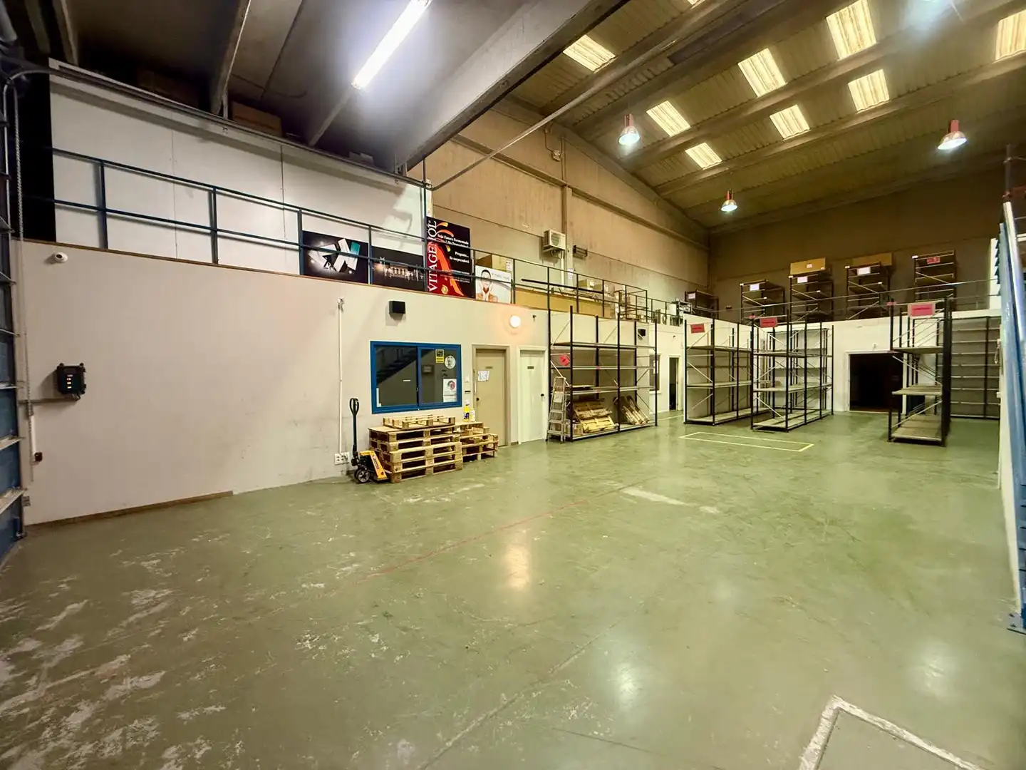 Nave industrial de alquiler en Valle de Elorz / Elortzibar con Calefacción y Alarma