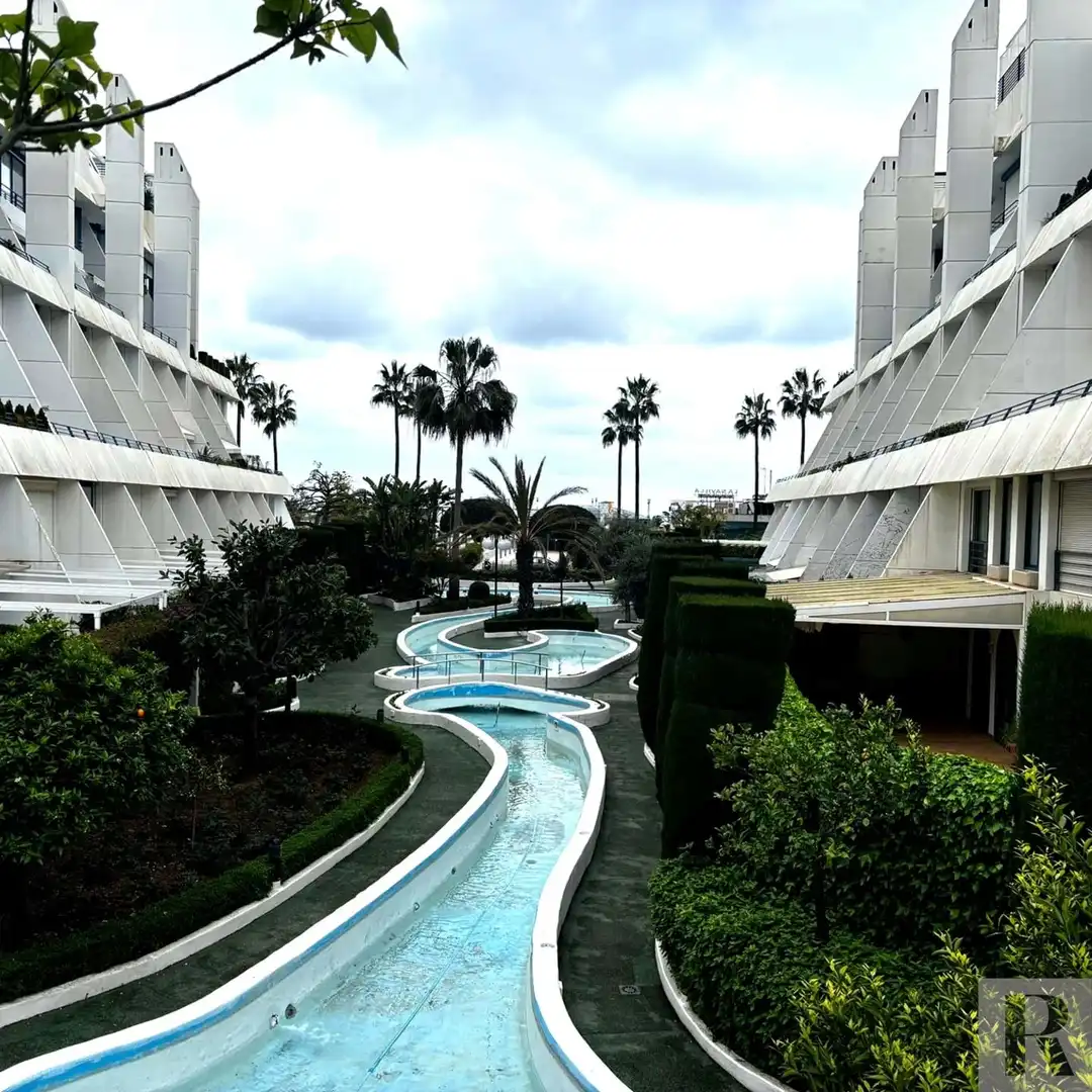 Vista exterior de Pis en venda en Marbella amb Aire condicionat, Calefacció i Terrassa
