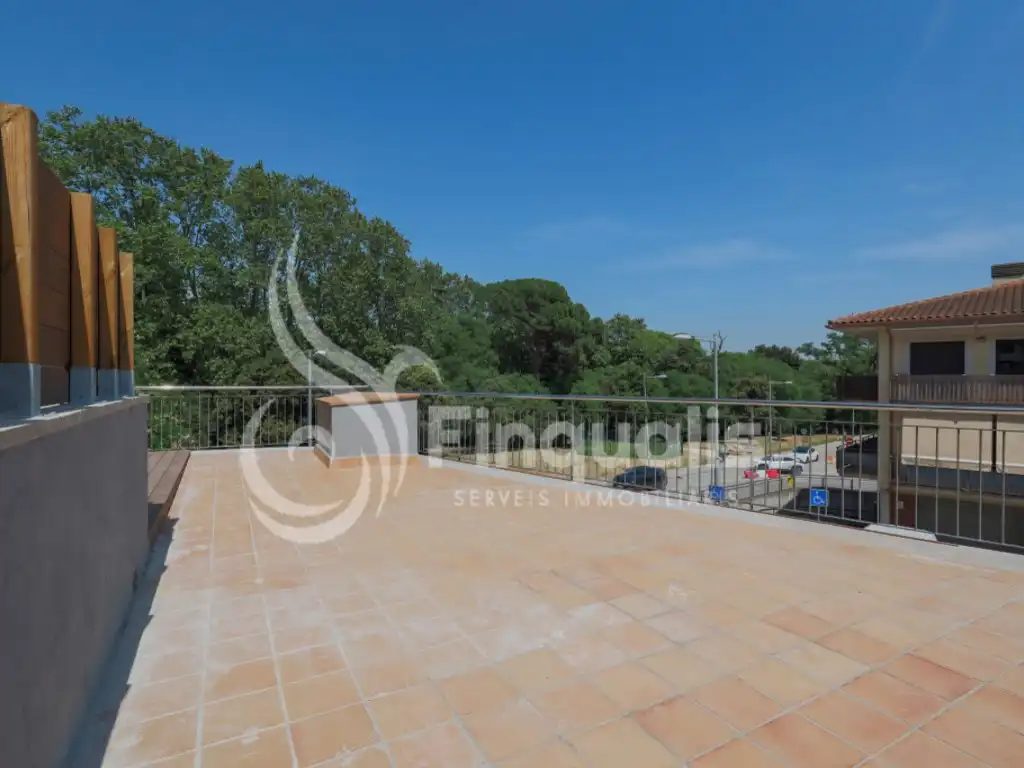 Terraza de Piso en venta en Santa Eulàlia de Ronçana con Aire acondicionado