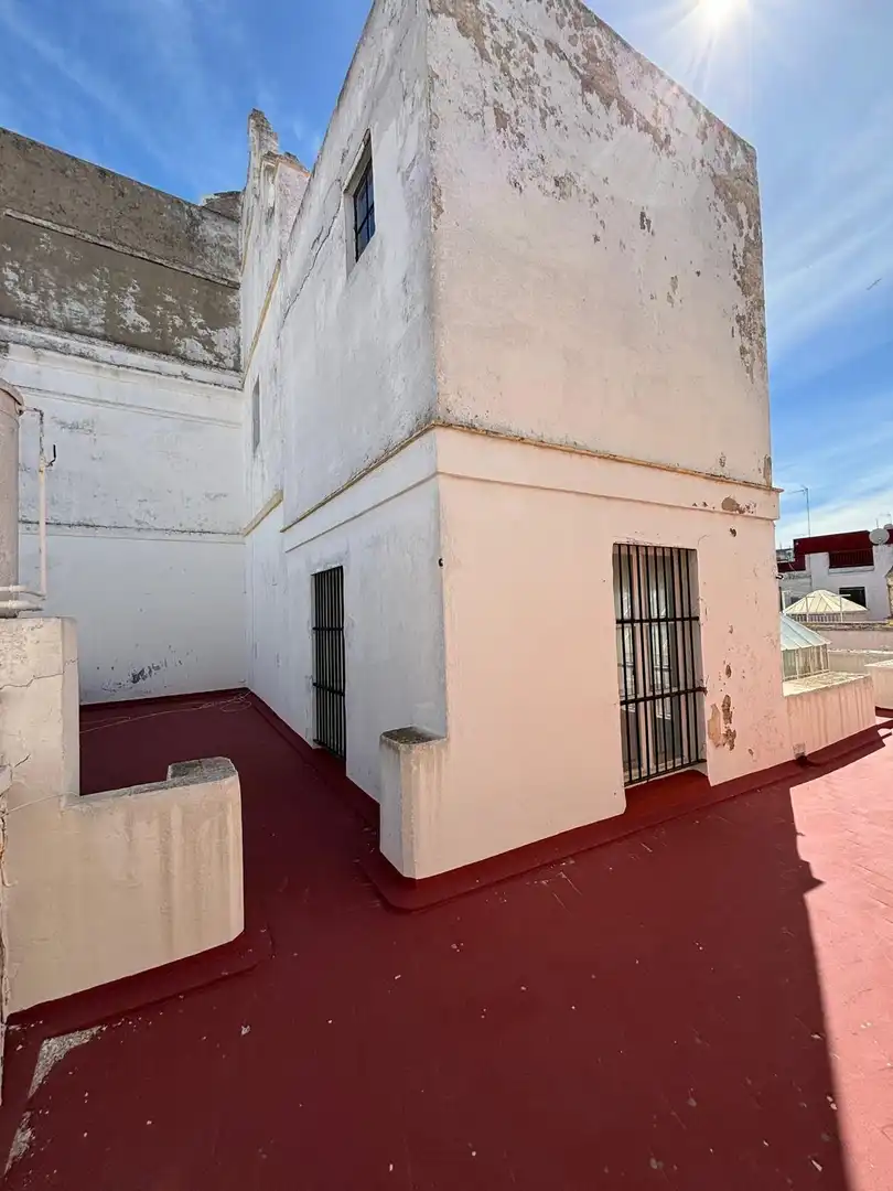 Exterior view of Buildings for sale in Cádiz