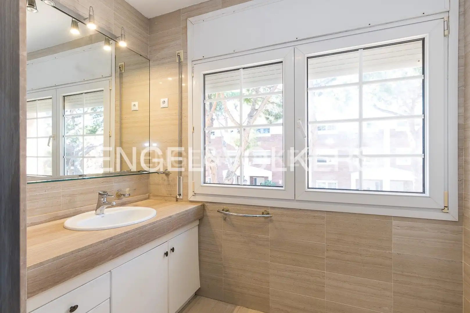 Bathroom of Houses for sale in Gavà  with Air Conditioner, Heating and Private garden