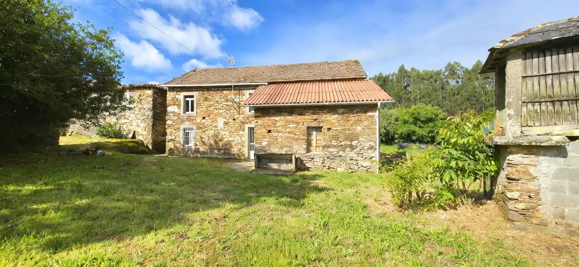 Vista exterior de Finca rústica en venda en Cerdido amb Jardí privat i Traster