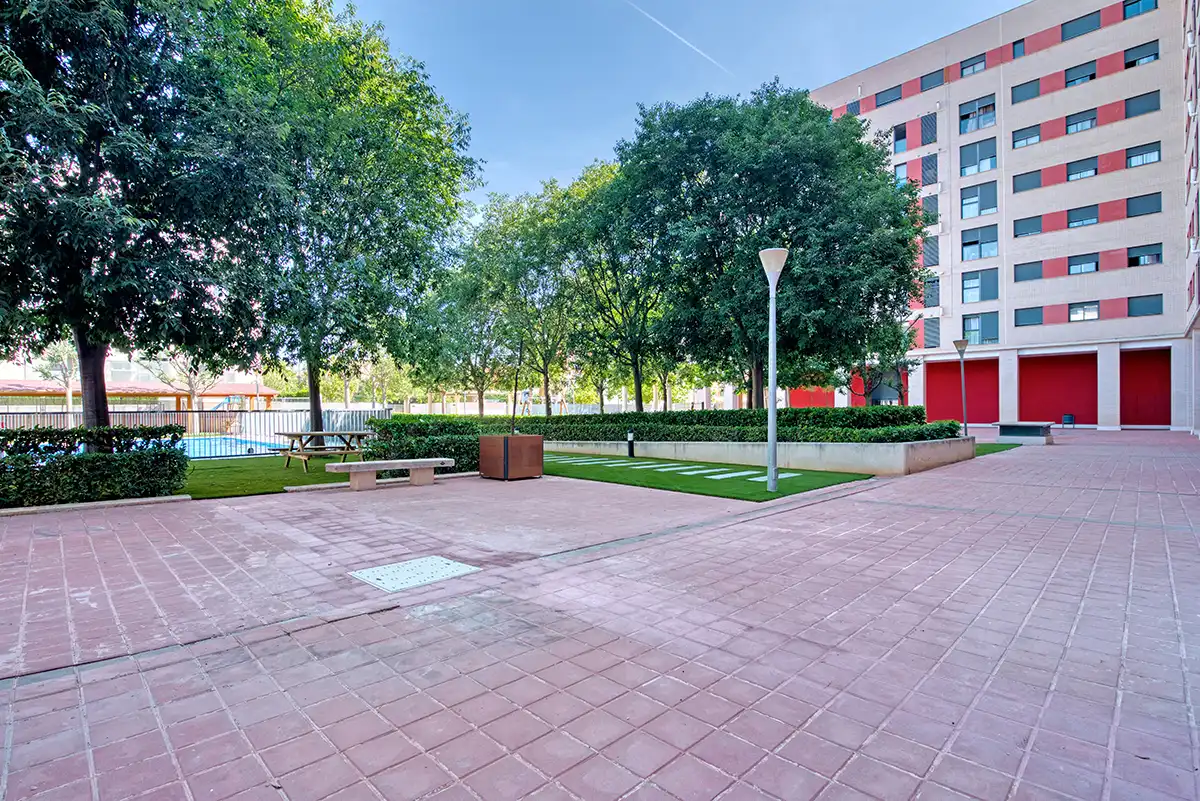 Terraza de Piso en venta en Valencia con Trastero y Piscina comunitaria