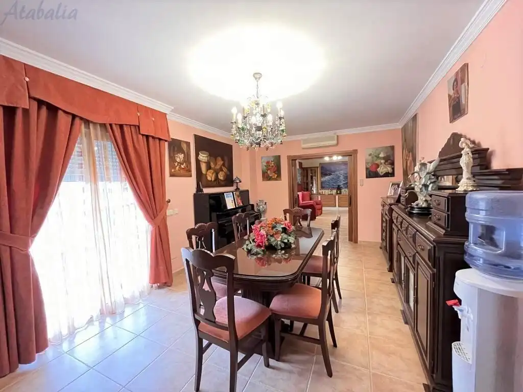 Comedor de Casa o chalet en venta en Málaga con Aire acondicionado, Calefacción y Jardín privado