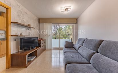 Living room of Apartment for sale in Terrassa  with Air Conditioner, Heating and Parquet flooring