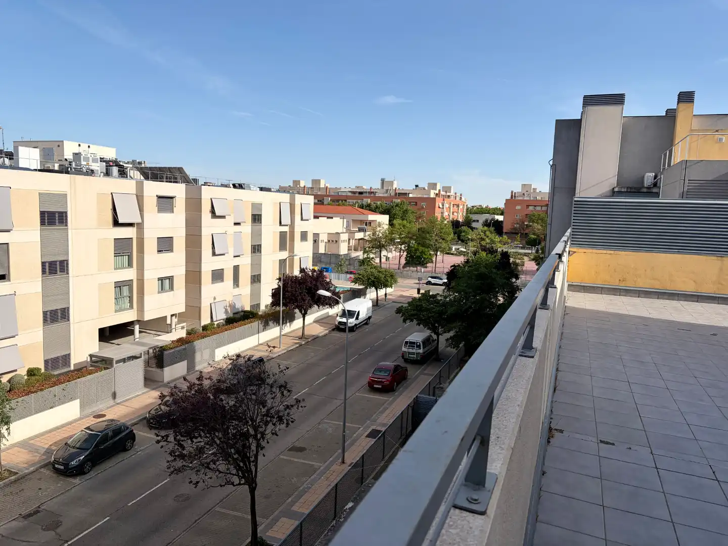 Vista exterior de Ático en venta en Pinto con Calefacción, Parquet y Terraza
