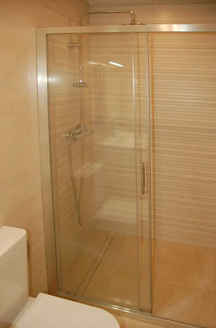 Baño de Planta baja en venta en Banyoles con Aire acondicionado, Calefacción y Terraza
