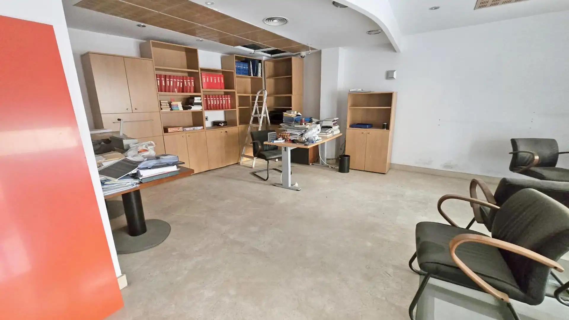 Premises for sale in  Almería Capital