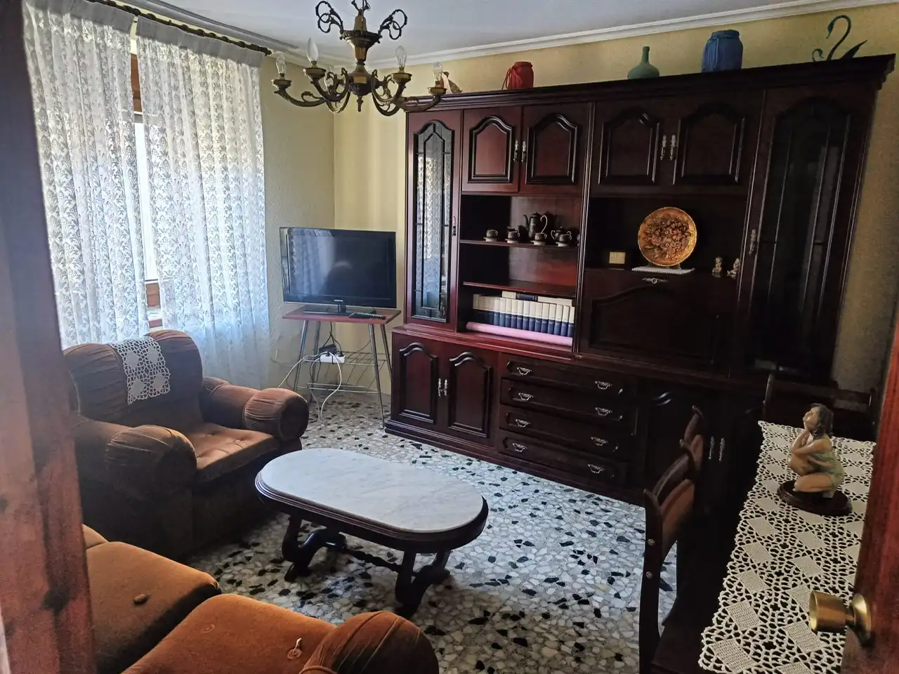 Sala de estar de Finca rústica en venta en Villaviudas con Calefacción, Jardín privado y Amueblado