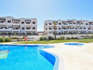 Apartamento con piscina en venta en San Juan de los Terreros