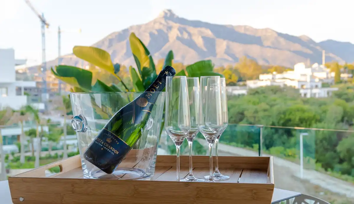 Terrasse von Dachboden zum Verkauf in Marbella mit Klimaanlage, Terrasse und Abstellraum