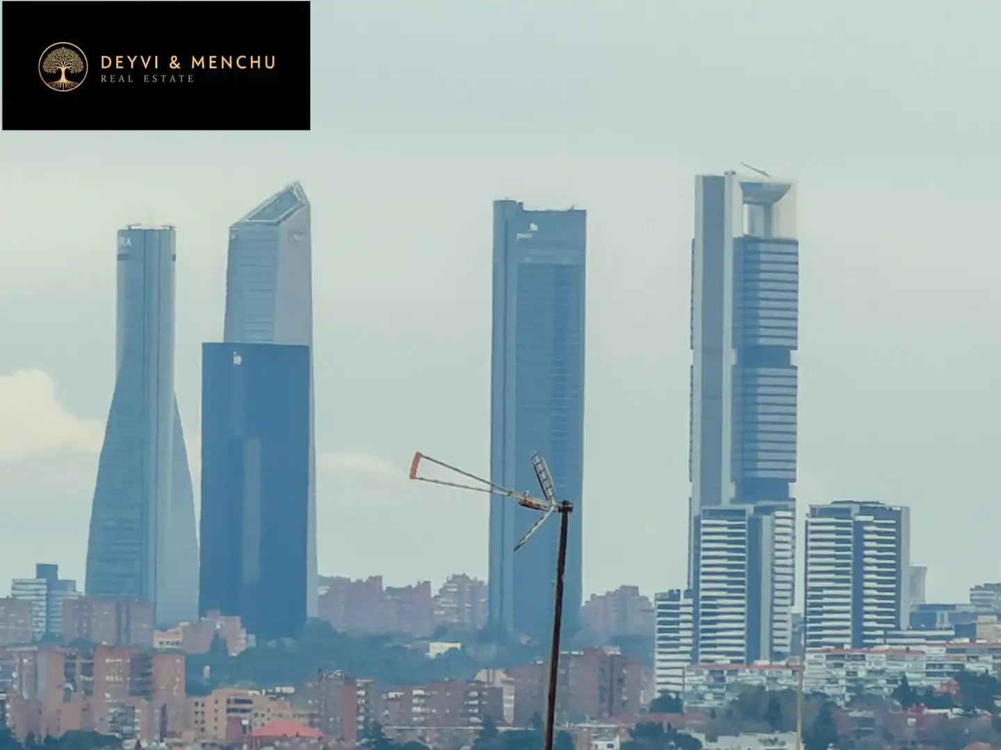 Vista exterior de Ático de alquiler en Pozuelo de Alarcón con Aire acondicionado, Jardín privado y Parquet