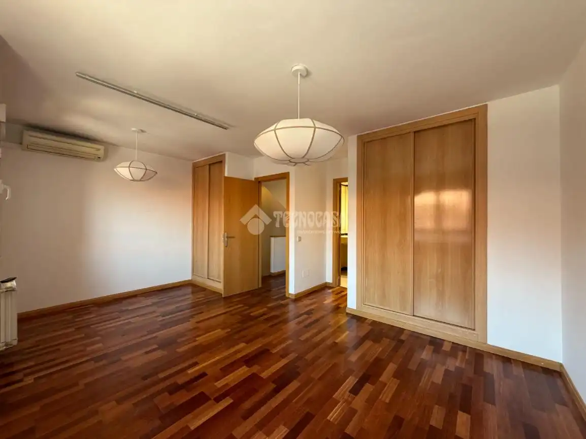 Habitación de Casa adosada de alquiler en Algete con Aire acondicionado, Calefacción y Jardín privado