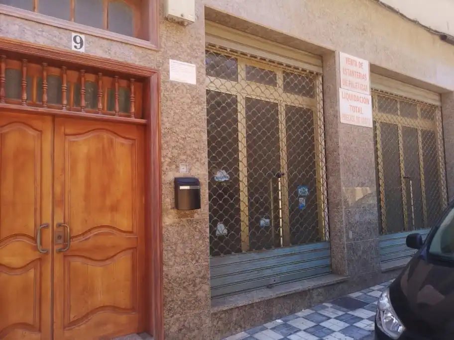 Local comercial en alquiler en C/ Francisco López Sánchez