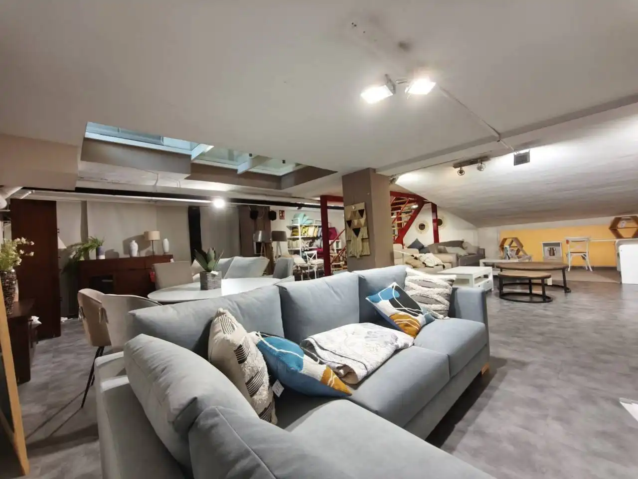 Sala de estar de Local de alquiler en Burgos con Aire acondicionado