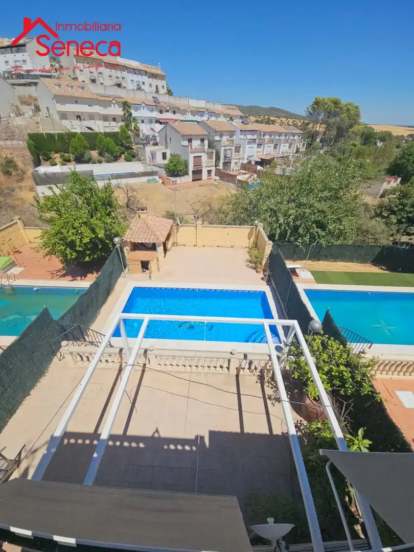Piscina de Casa adosada en venda en Córdoba amb Aire condicionat, Calefacció i Terrassa