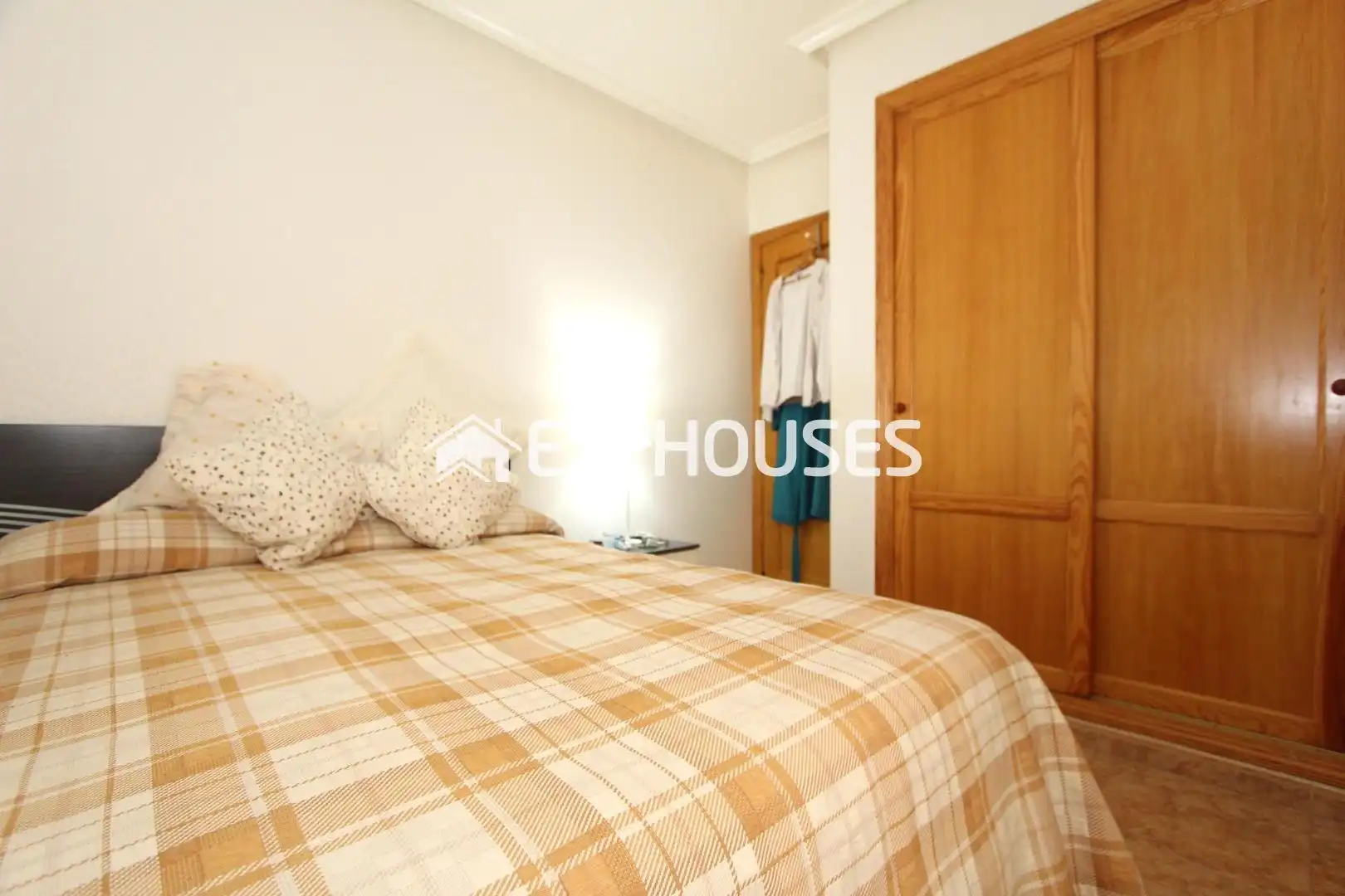 Habitación de Apartamento en venta en Guardamar del Segura con Terraza y Balcón