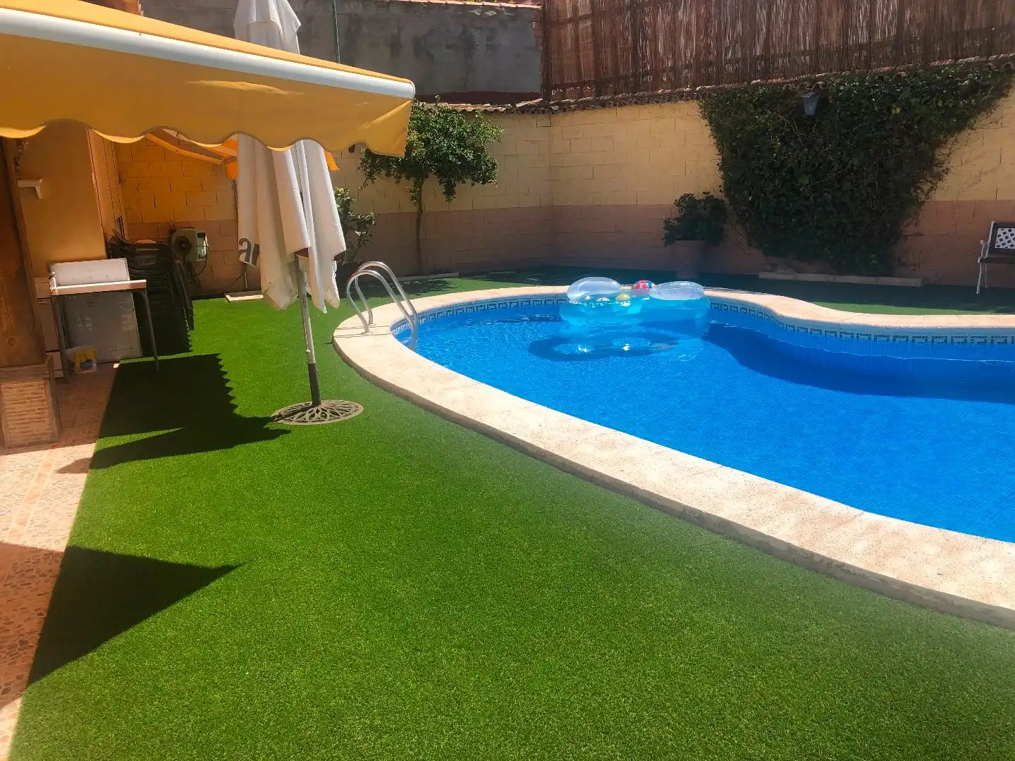 Swimming pool of Houses for sale in Alcázar de San Juan  with Air Conditioner, Heating and Private garden