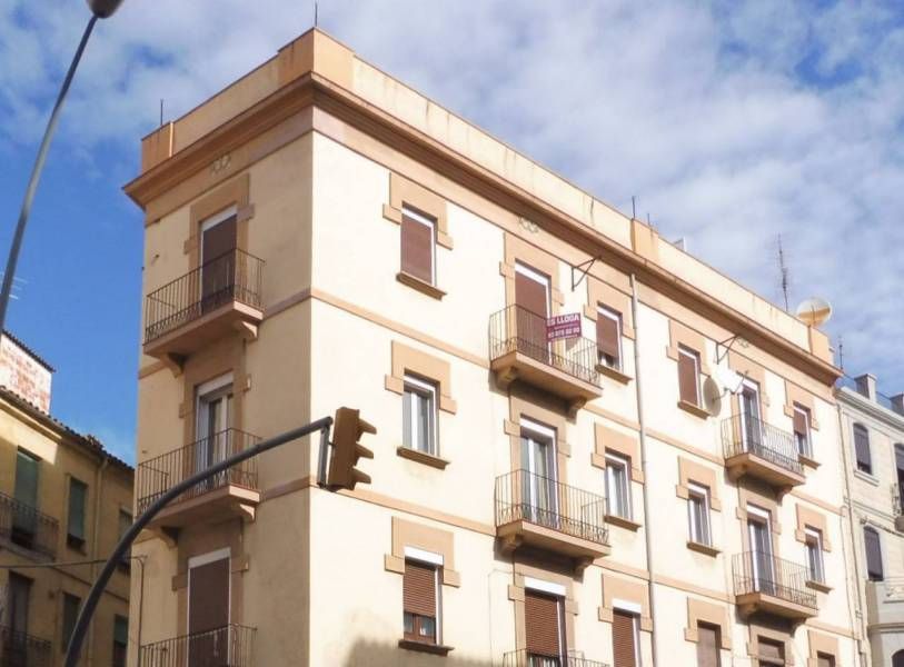 Piso de alquiler en  Pujada Castell, Centre - Passeig i Rodalies