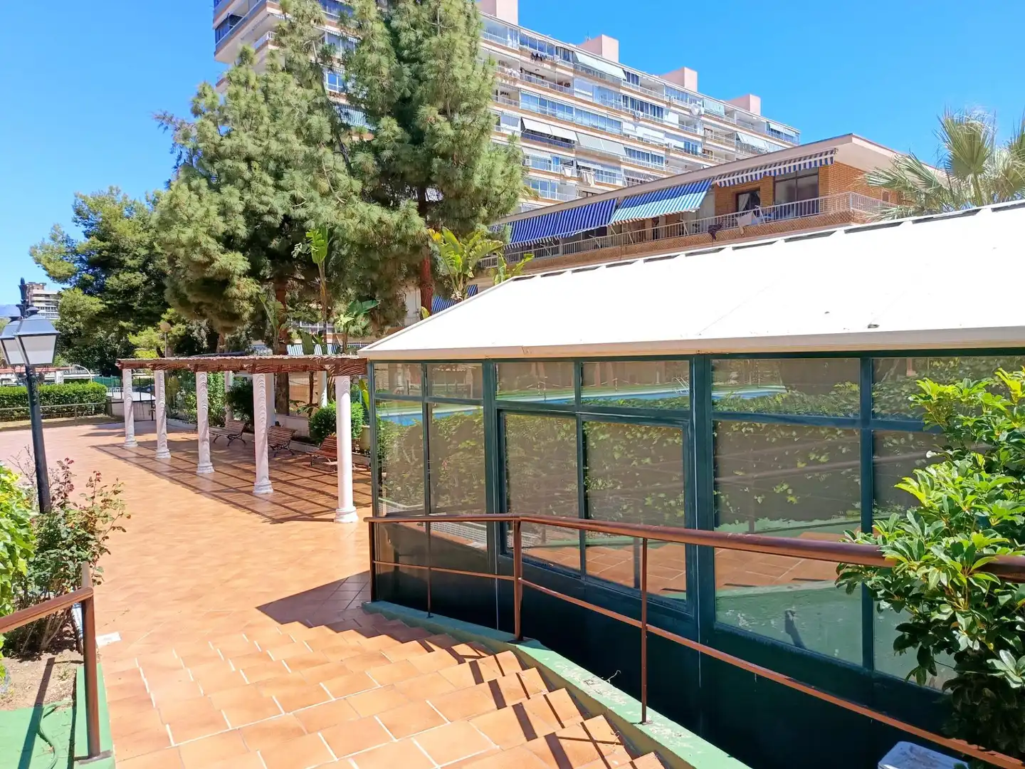 Schwimmbecken von Wohnungen zum Verkauf in Alicante / Alacant mit Klimaanlage, Heizung und Alarm
