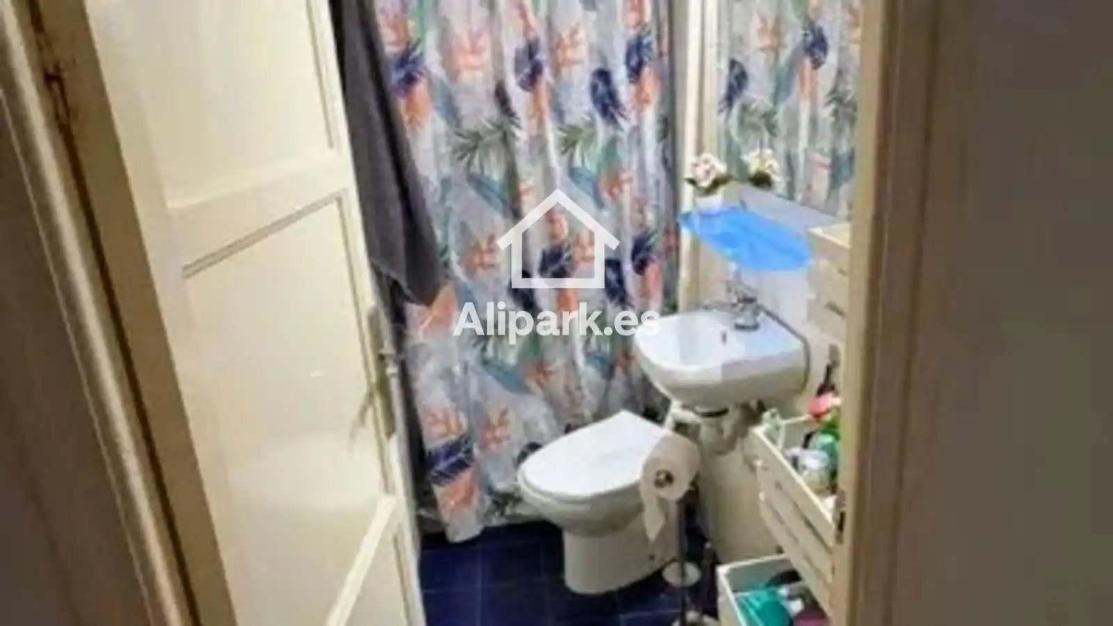 Baño de Piso en venta en Elche / Elx con Terraza y Amueblado
