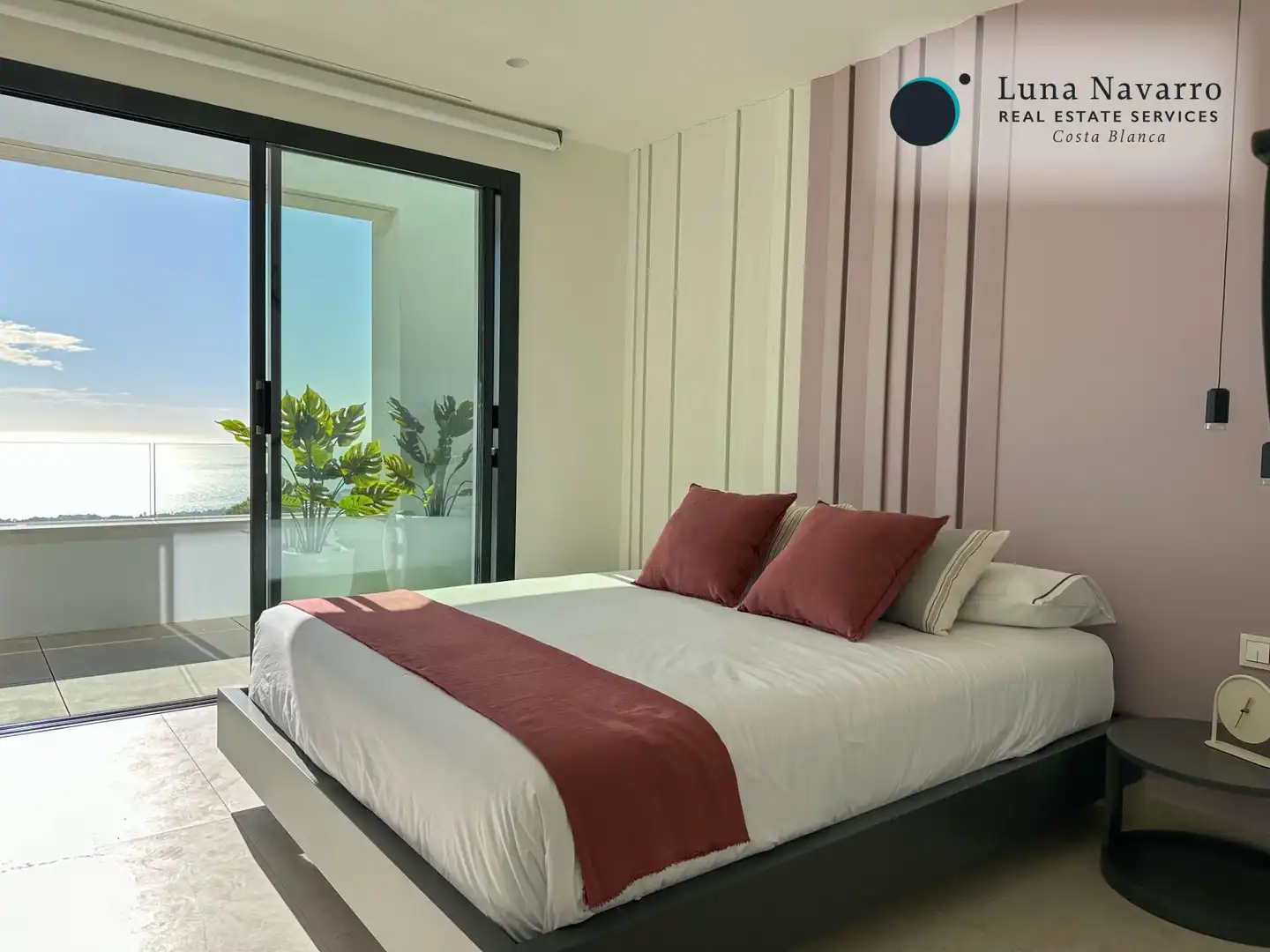 Detached house with pool for sale in Calle Media, imagen 3
